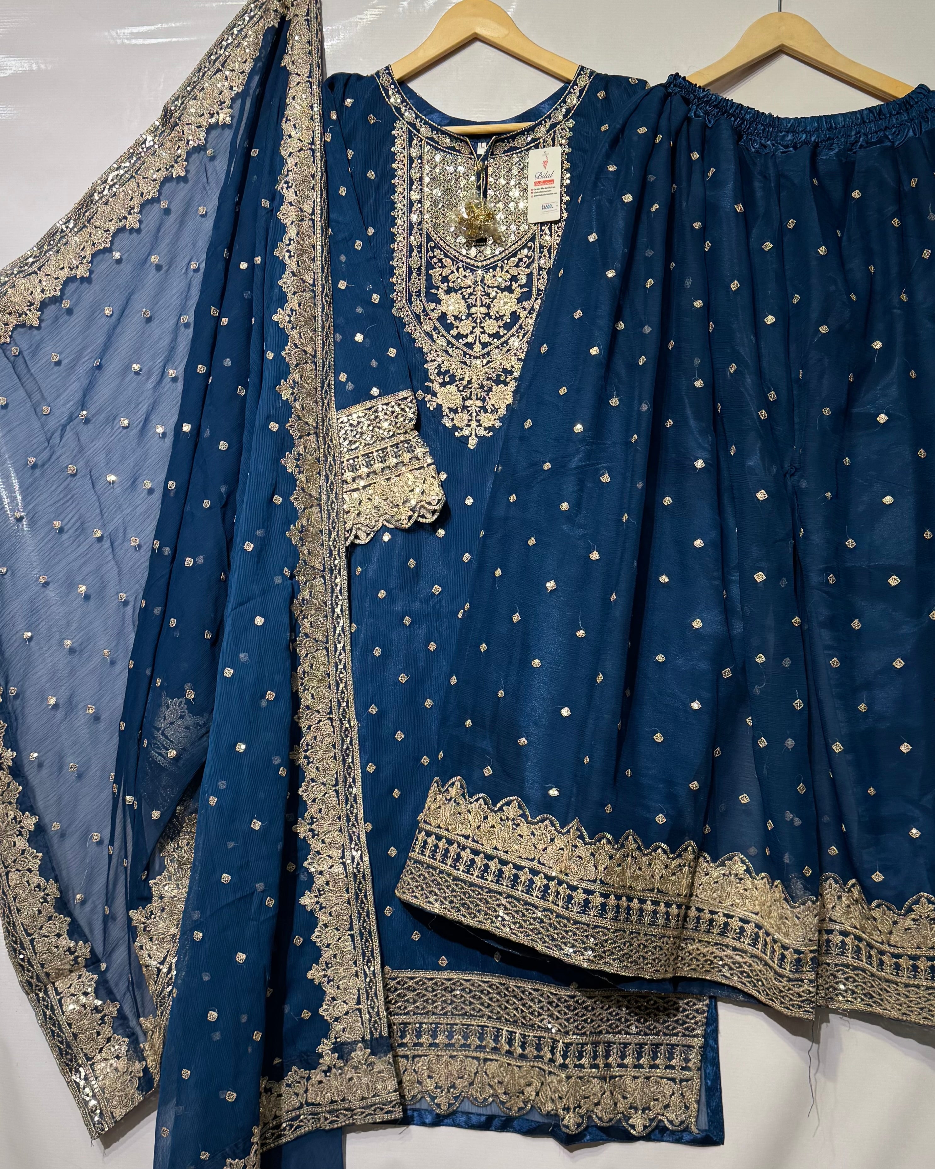 Fully heavy front back bareeze sequence tilla embroidered🧵3 pcs dress Along with 4 side bordered heavy dupatta & massive flapper gharara 🔥