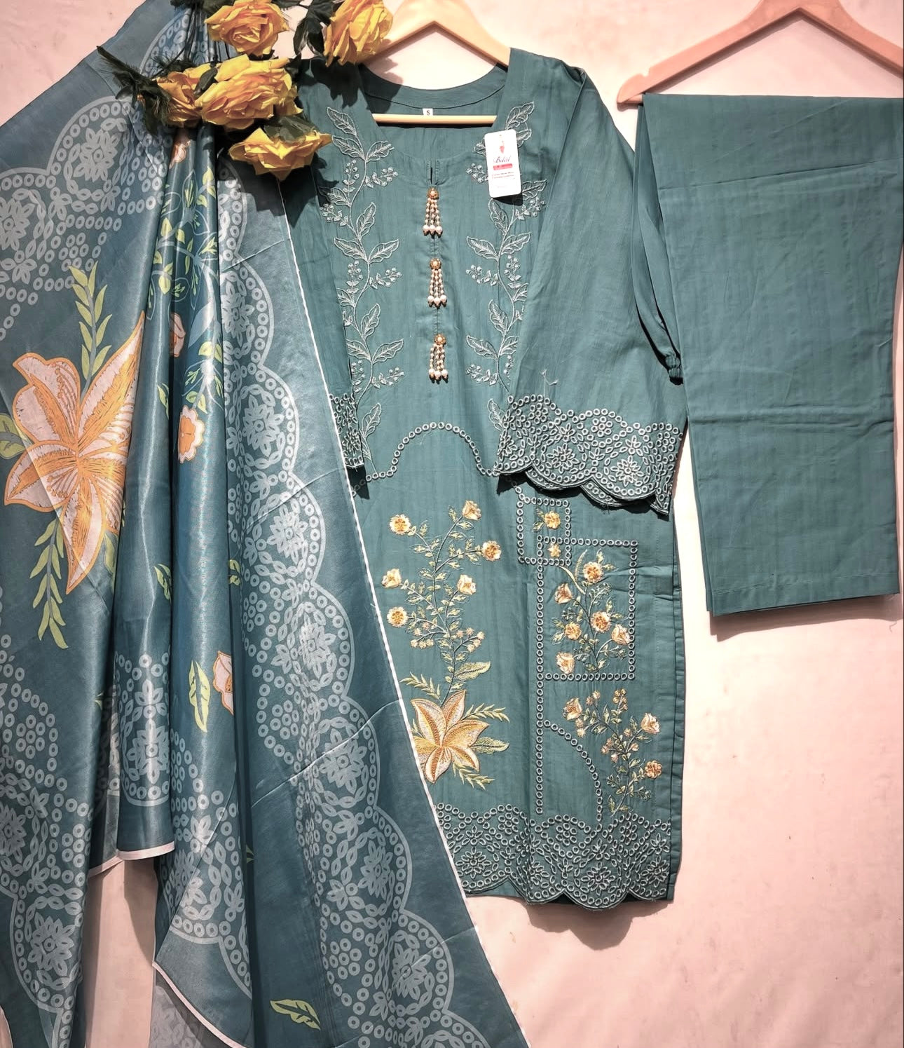 Embroidered🪡winter cotton 3 pcs dress👗 - bilalcollectionstore