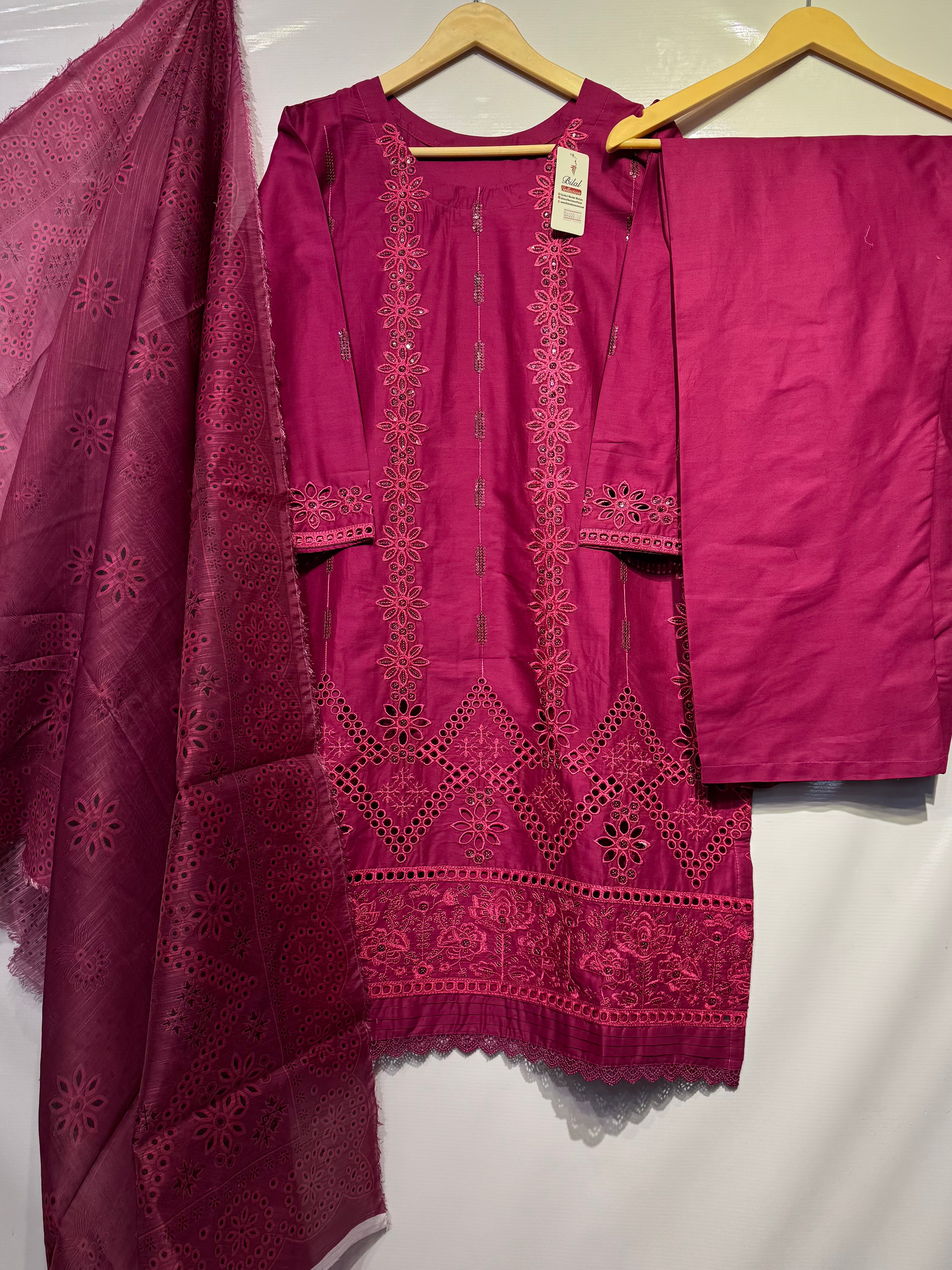 Sequential+dhaga+chickankari boring embroidered🧵pure cotton Lawn shirt, Moran printed dupatta & trouser👗
