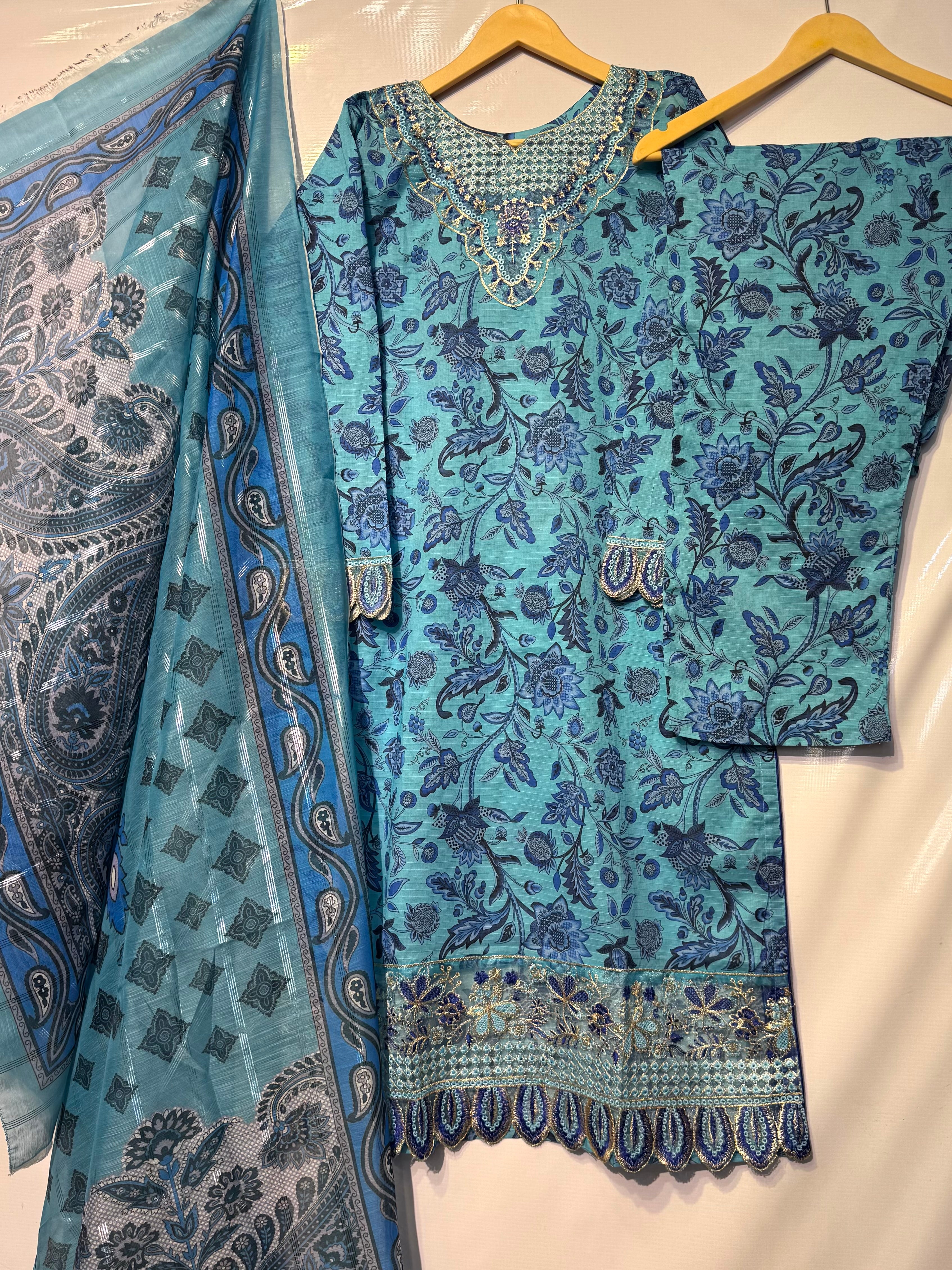 Pure bana Dora Lawn with tilla+dhaga embroidered🧵gala daman & Printed dupatta+Trouser 👗