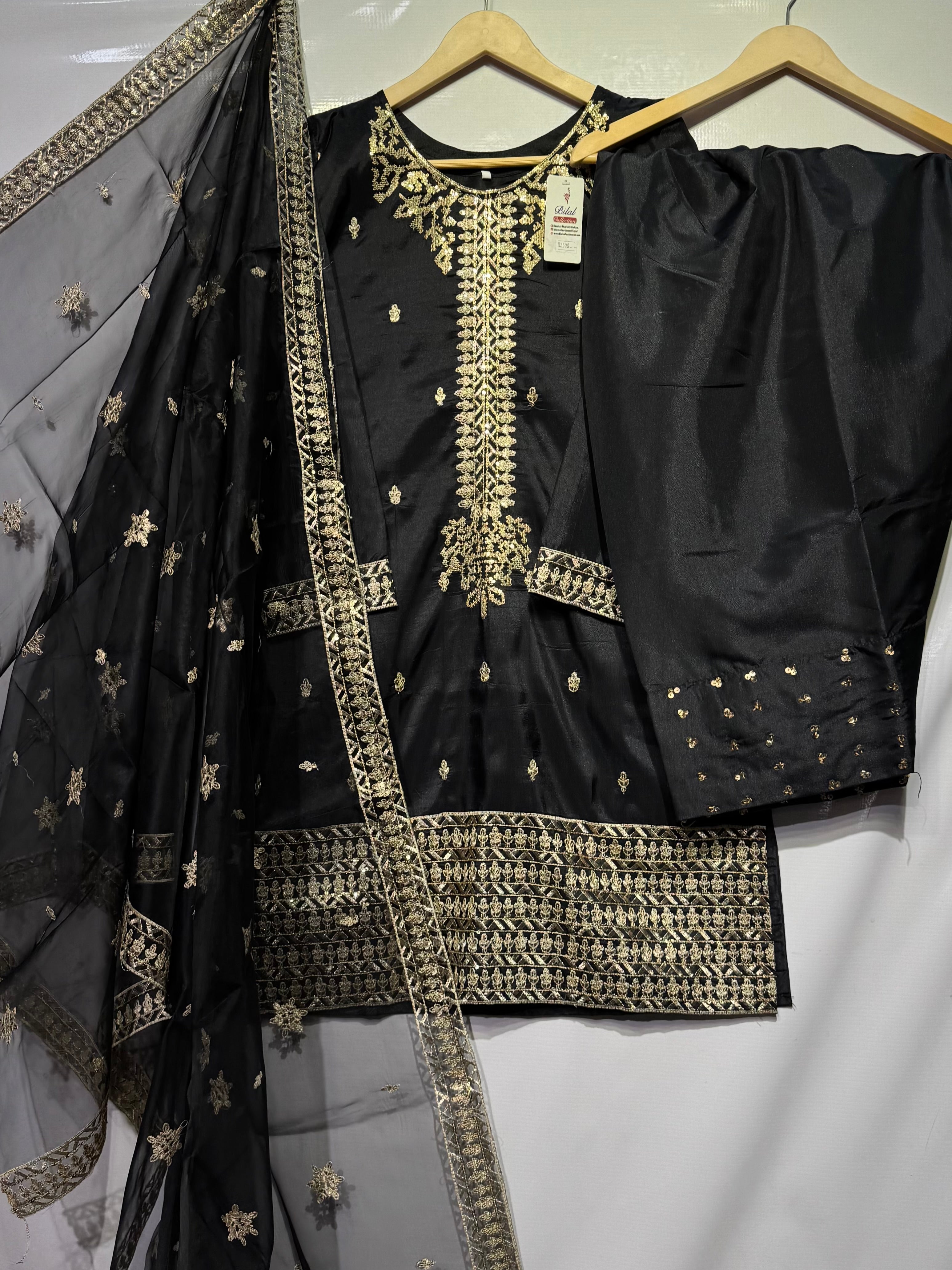 Pure Soft shamooz silk bareeze embroidered🧵farshi shalwar 3 pcs dress 👗
